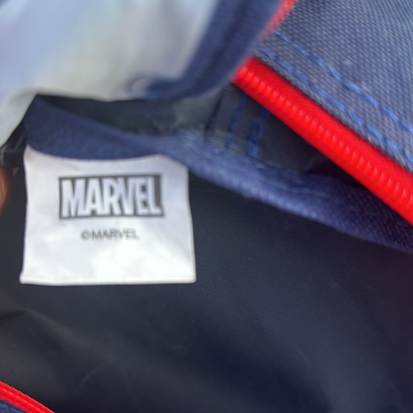 Marvel bundle of two backpacks - Picture 10 of 11